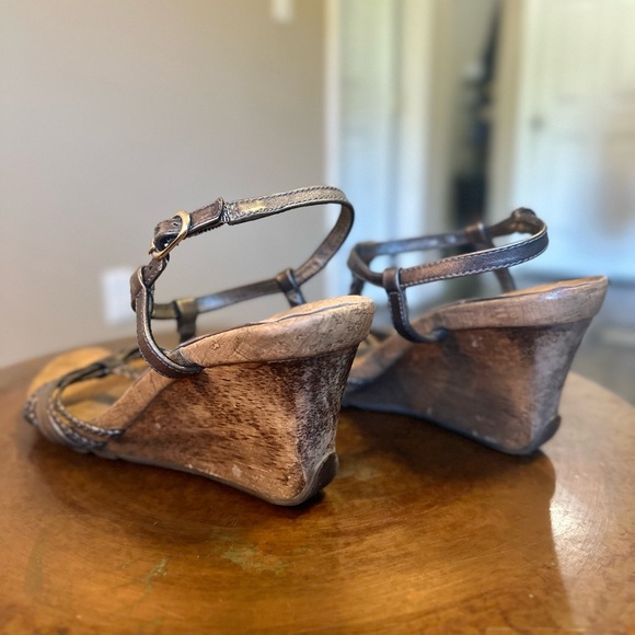 Kenneth Cole REACTION Leather Cedar Liscious Strappy Wood Wedge Sandals-Free S/H - Picture 11 of 16